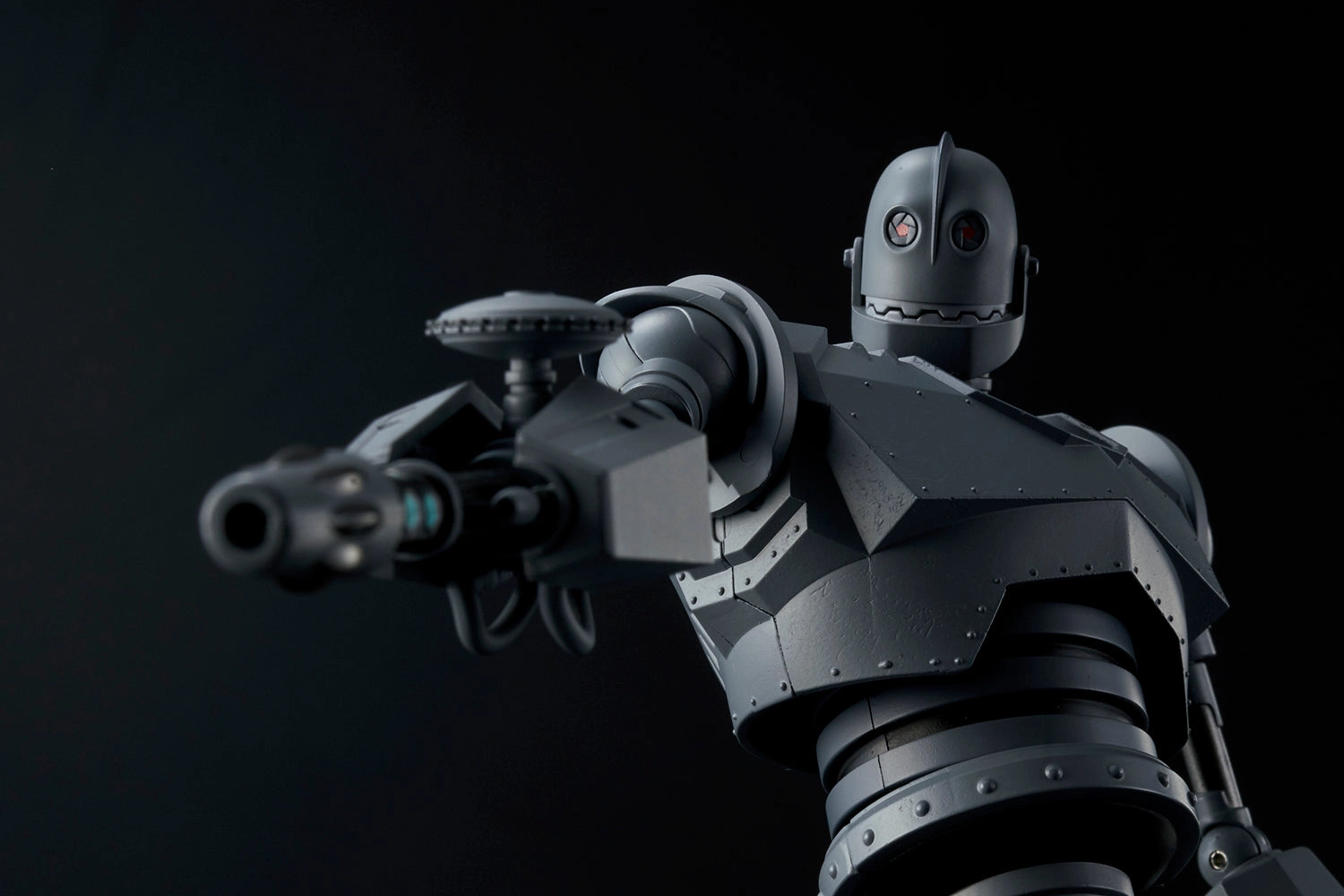 1000toys Sentinel Riobot The Iron Giant Battle Mode Version Diecast Action Figure