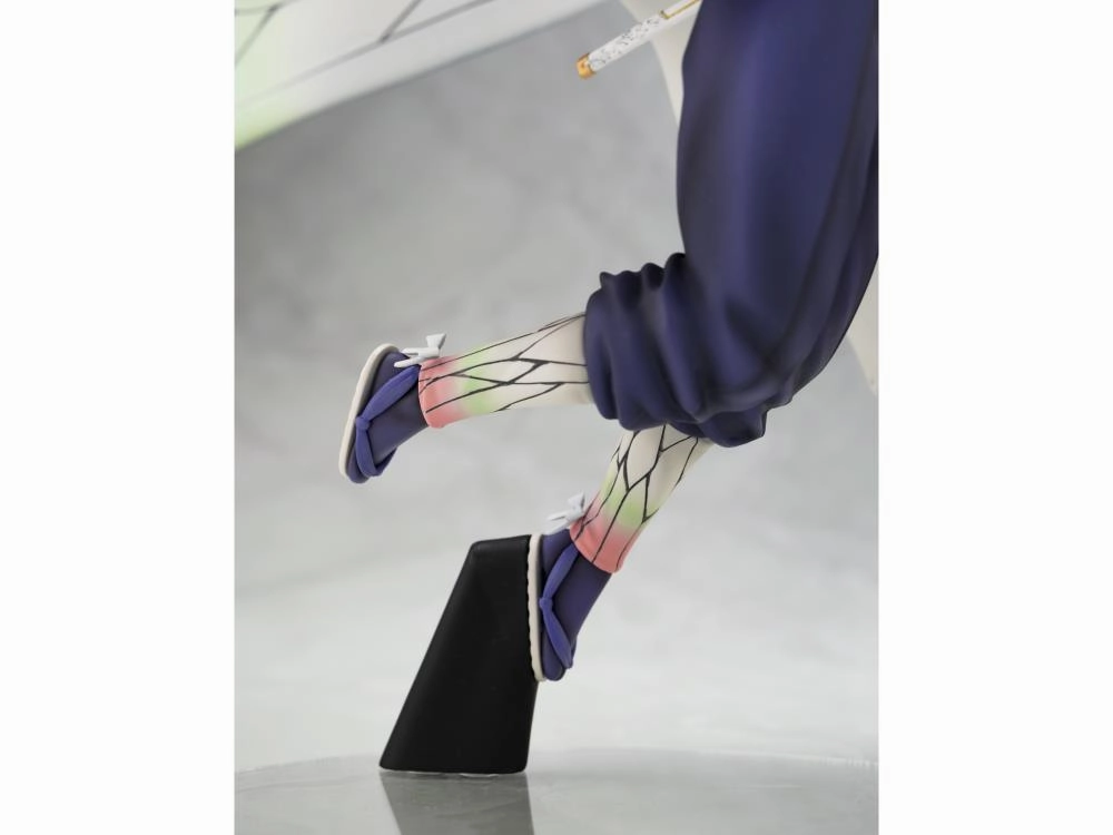 Aoshima 1/7 Demon Slayer: Kimetsu no Yaiba Shinobu Kocho Scale Statue Figure