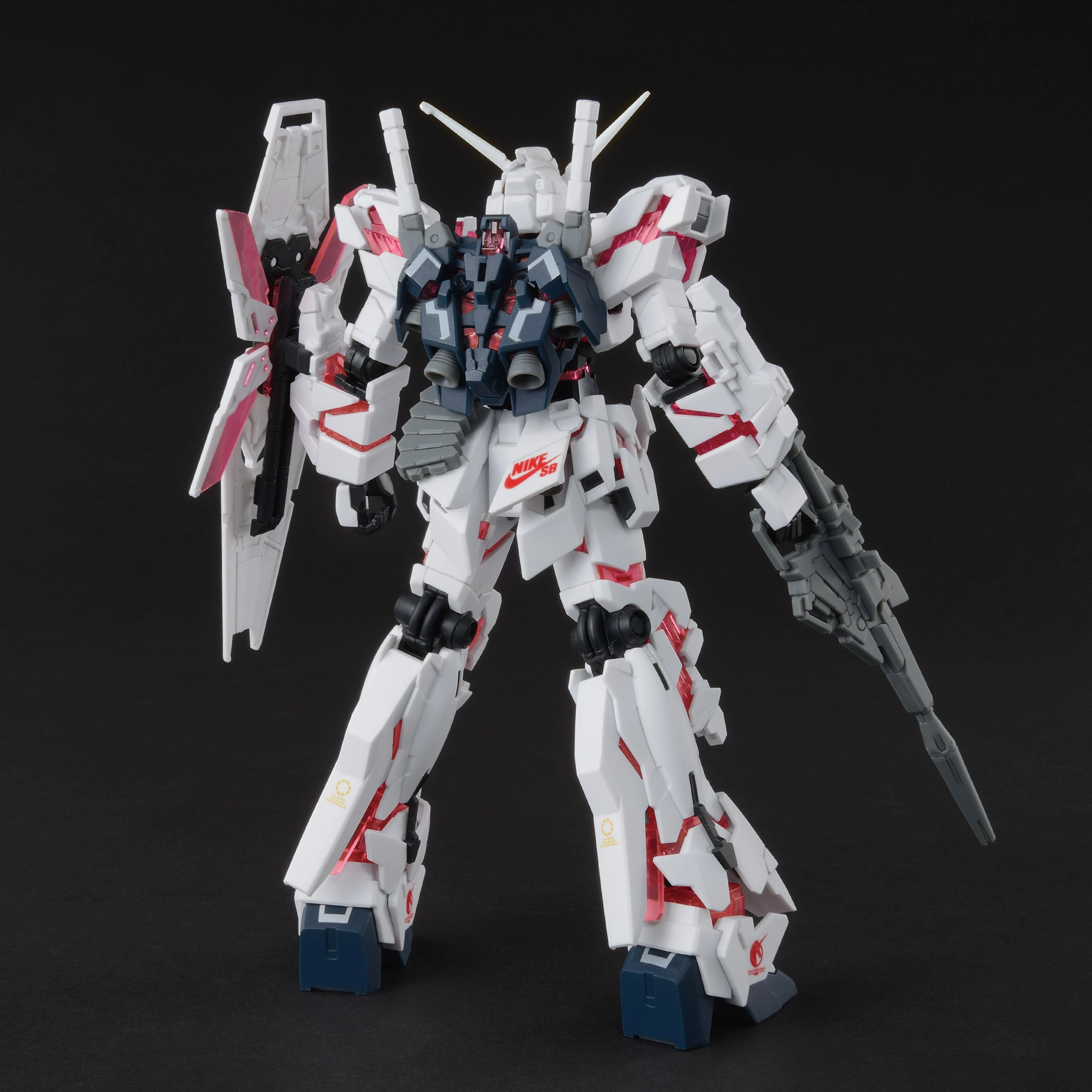 Gundam 1/144 Unicorn Gundam (Destroy Mode) Ver. Nike SB Model Kit Exclusive