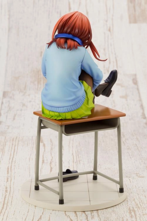 Kotobukiya 1/8 The Quintessential Quintuplets Miku Nakano Scale Statue Figure PP822