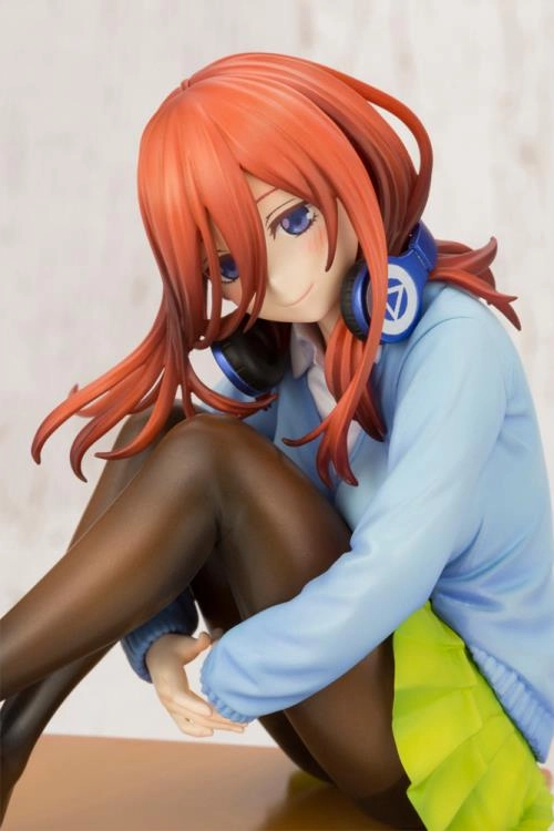 Kotobukiya 1/8 The Quintessential Quintuplets Miku Nakano Scale Statue Figure PP822