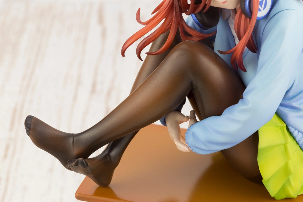 Kotobukiya 1/8 The Quintessential Quintuplets Miku Nakano Scale Statue Figure PP822
