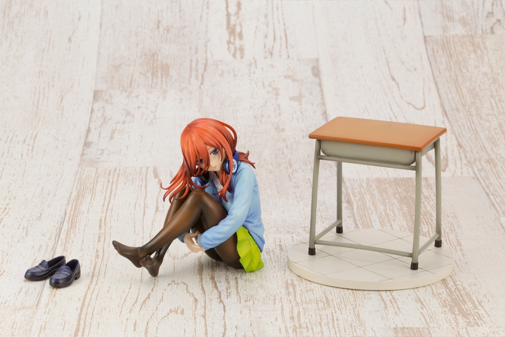 Kotobukiya 1/8 The Quintessential Quintuplets Miku Nakano Scale Statue Figure PP822