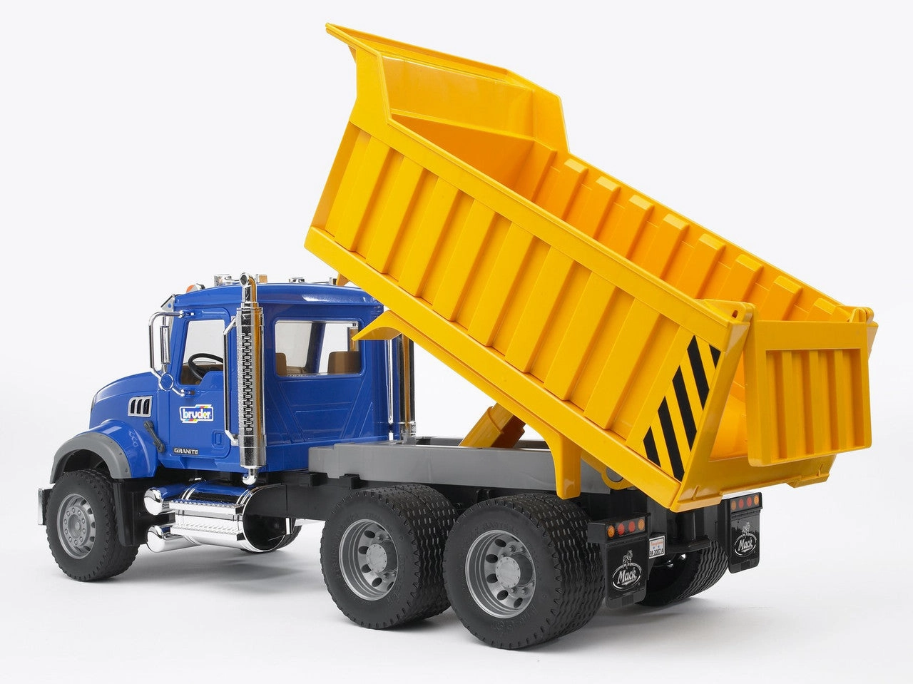 MACK Granite Dump Truck