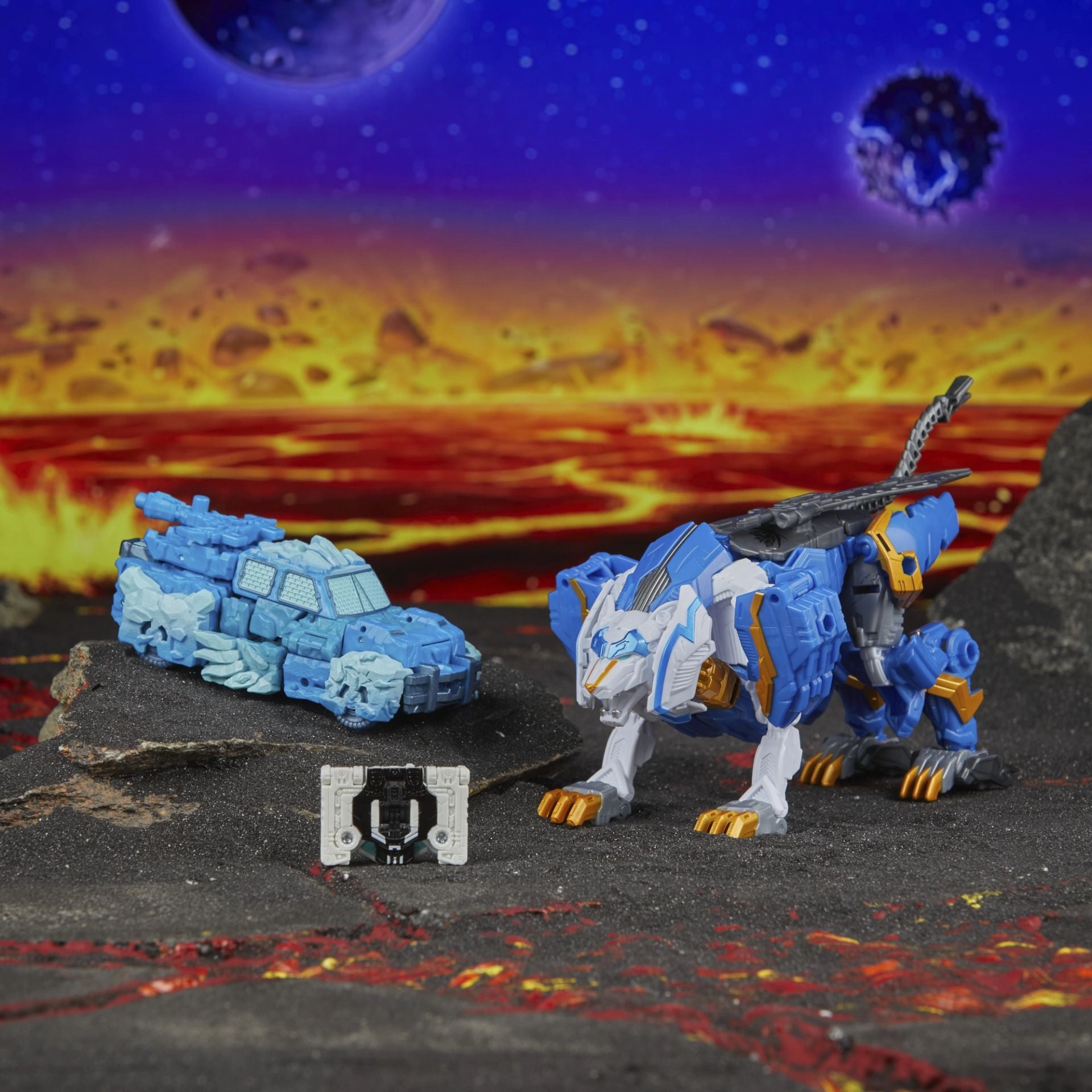 Transformers Generations Legacy United Leader Class Star Raider Thundertron, Nightstrike, Calcitron Action Figure
