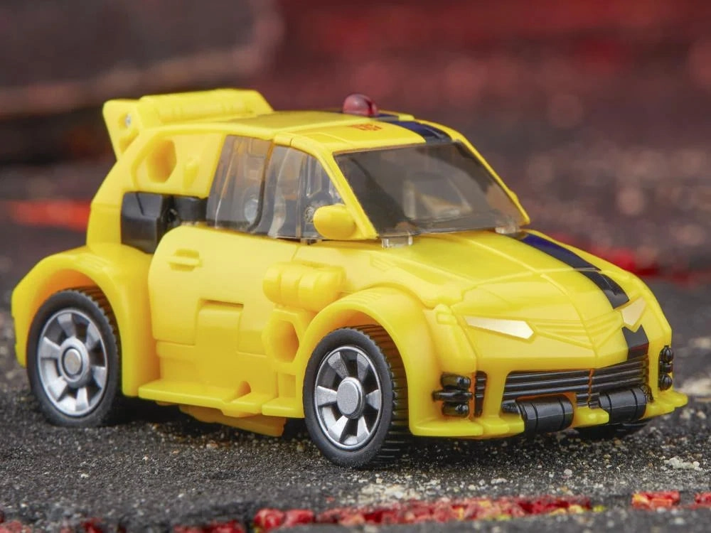 Transformers Legacy United - Deluxe Animated Universe Bumblebee